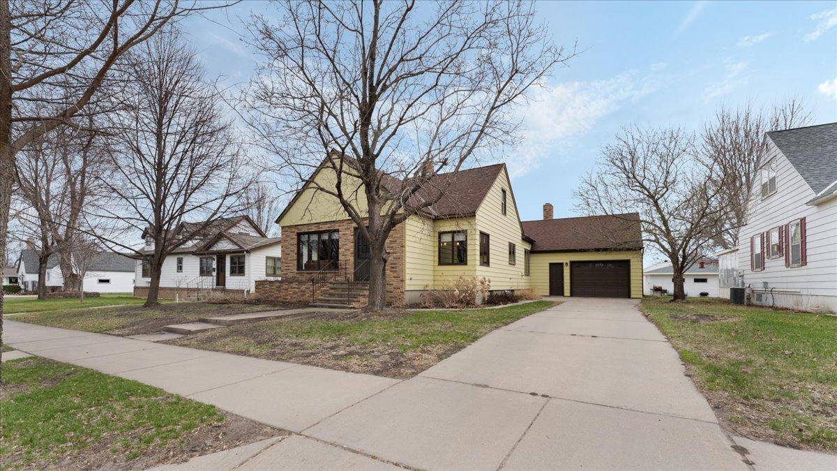 Sauk Centre, MN 56378,411 Ash ST S