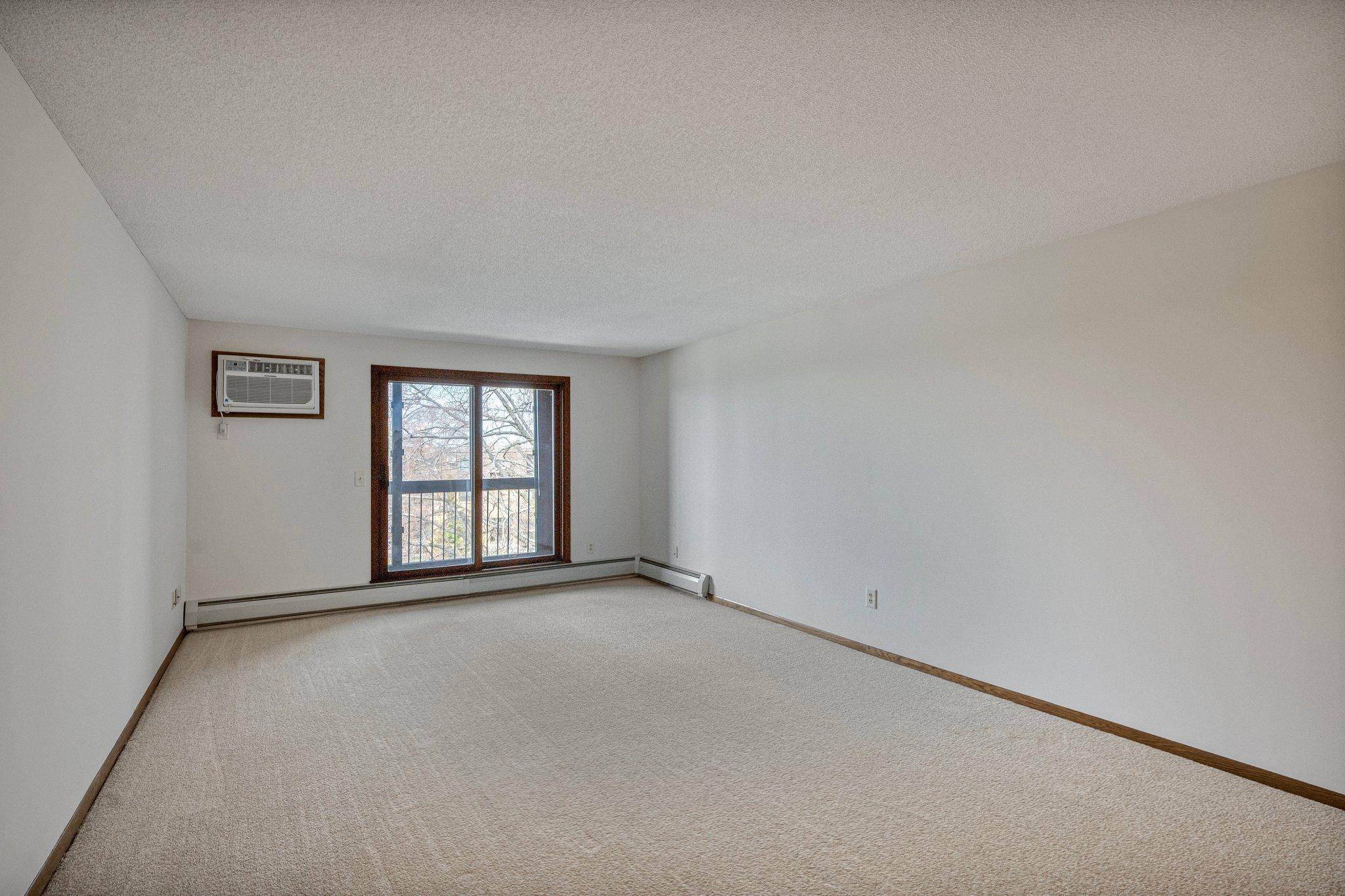 Columbia Heights, MN 55421,1011 41st AVE NE #307
