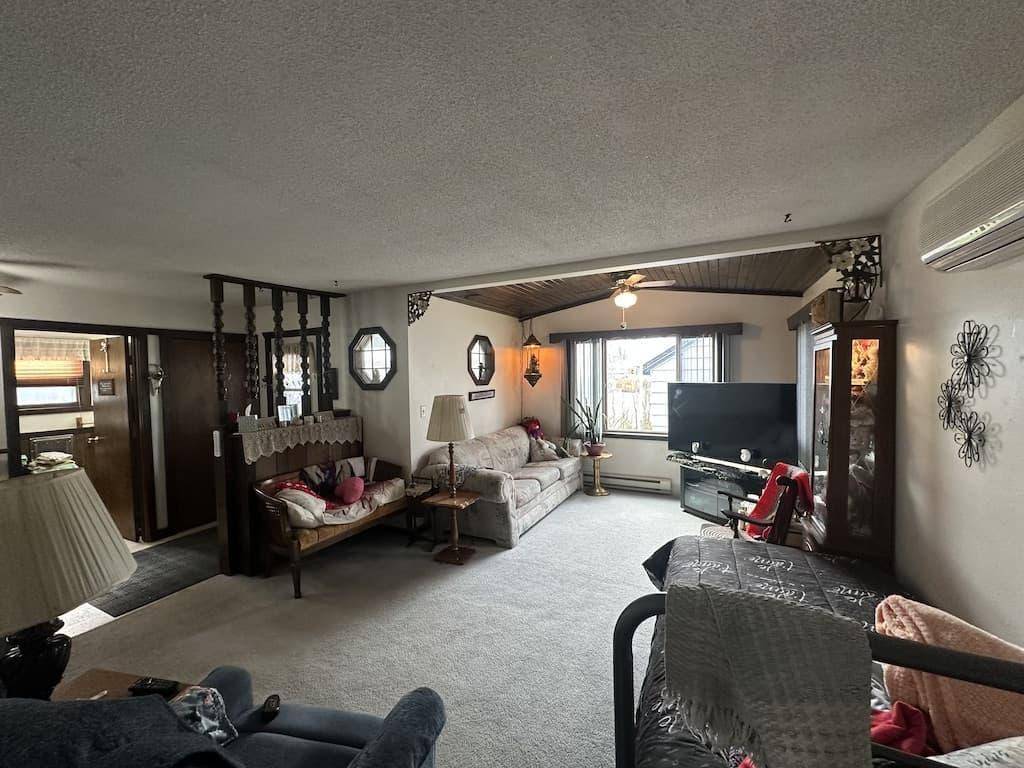Eden Valley, MN 55329,163 Central AVE W