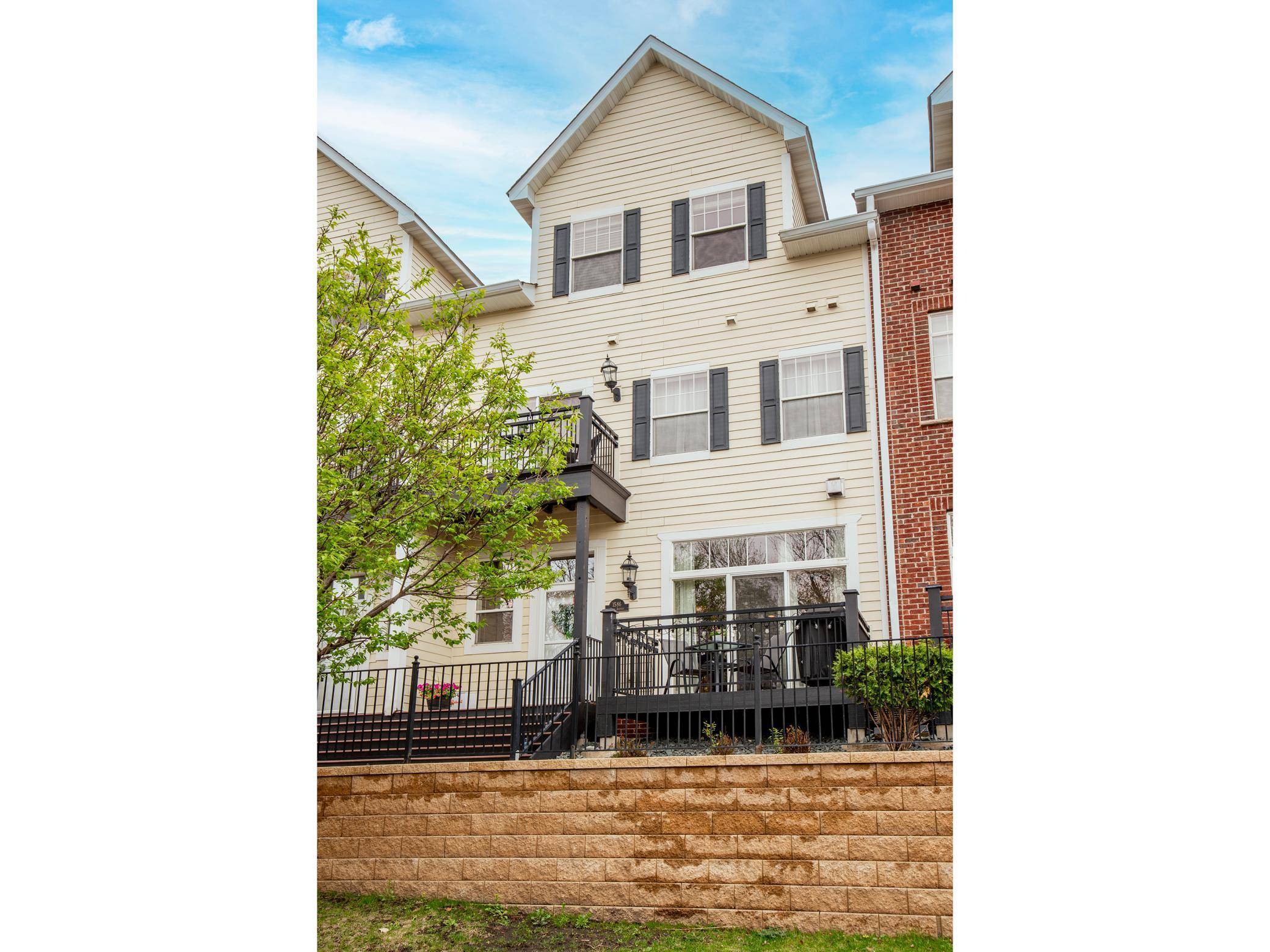 Saint Paul, MN 55116,1586 Juno AVE #14