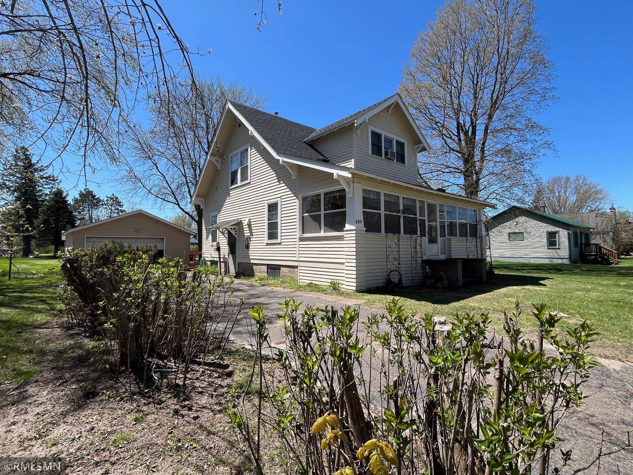 Aitkin, MN 56431,609 3rd ST NW