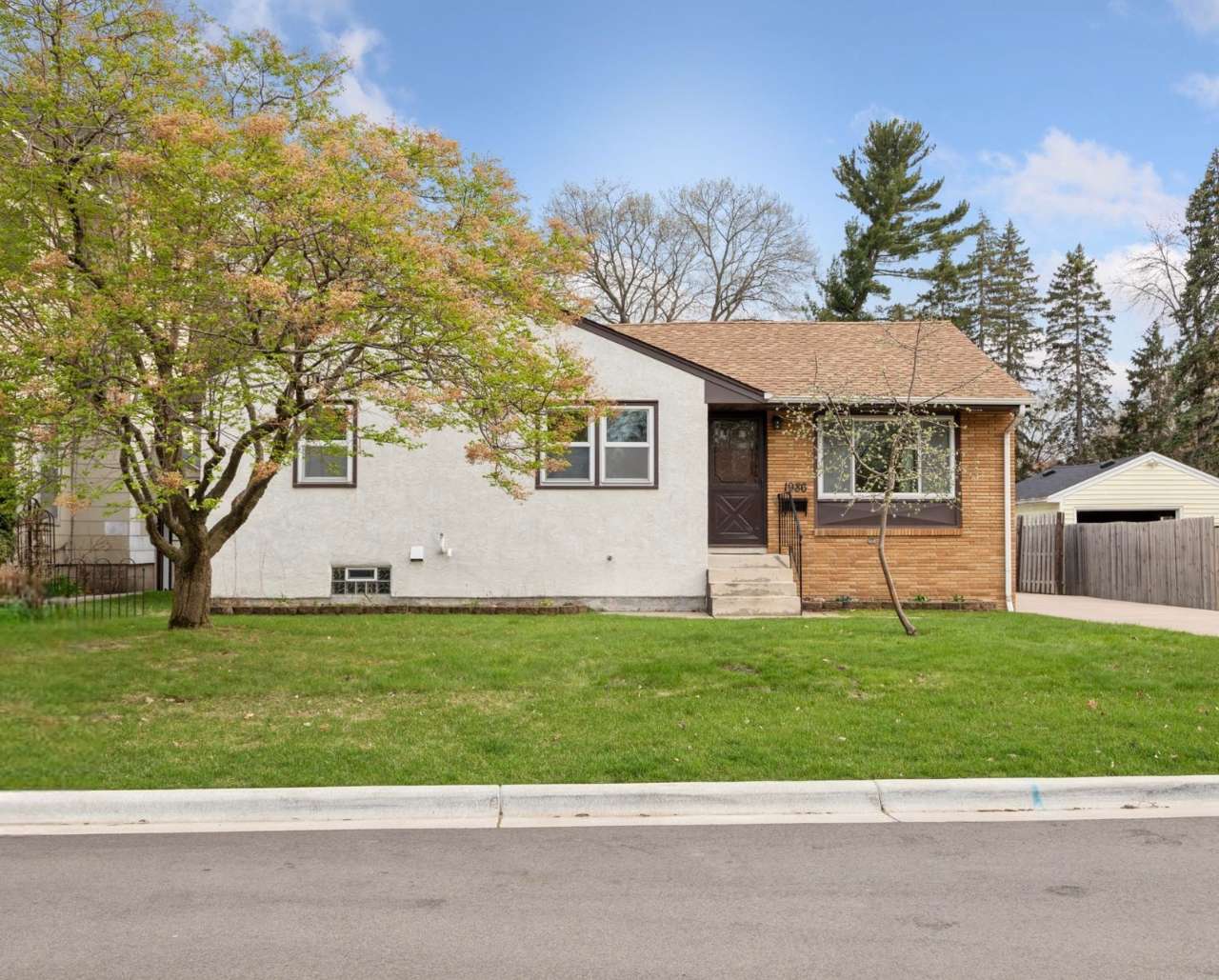White Bear Lake, MN 55110,1986 3rd ST