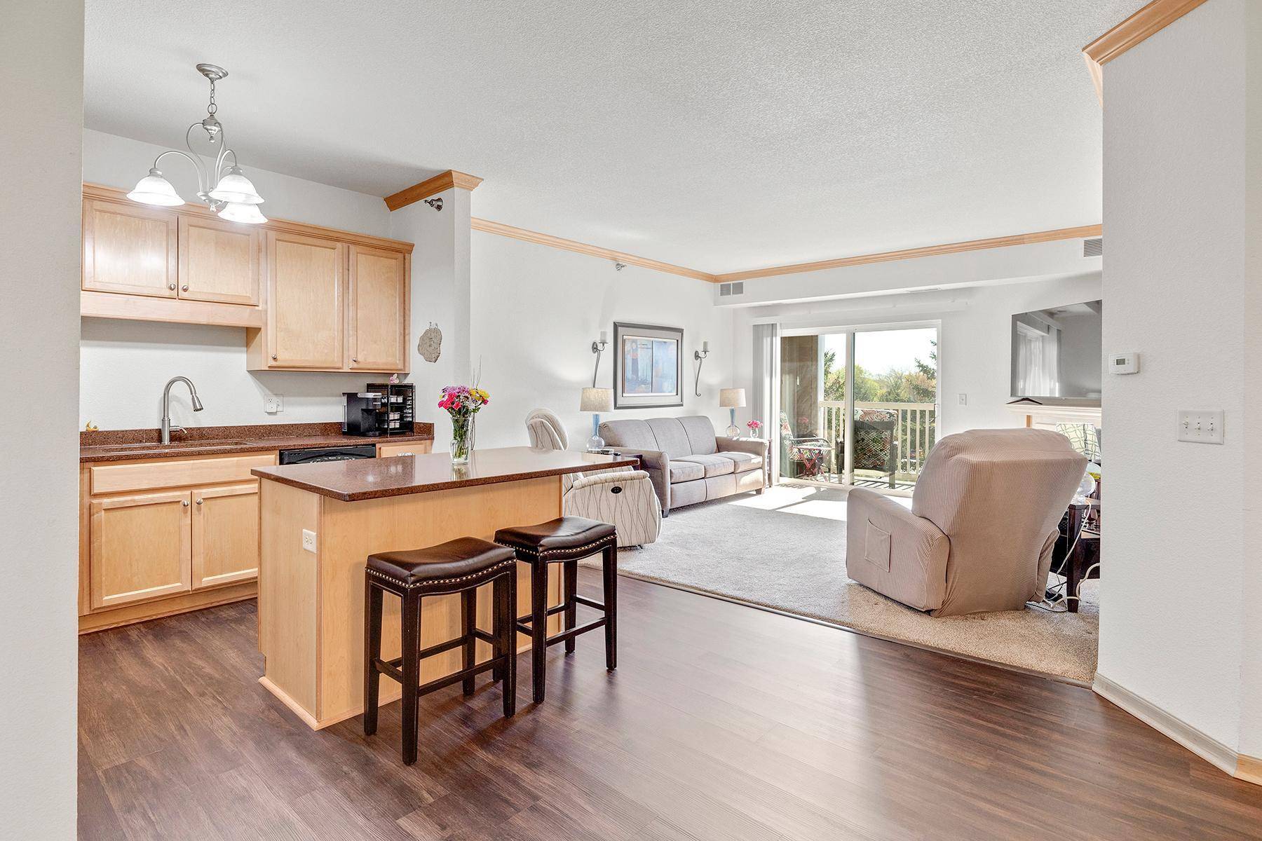 Chanhassen, MN 55317,1331 Lake DR W #A113