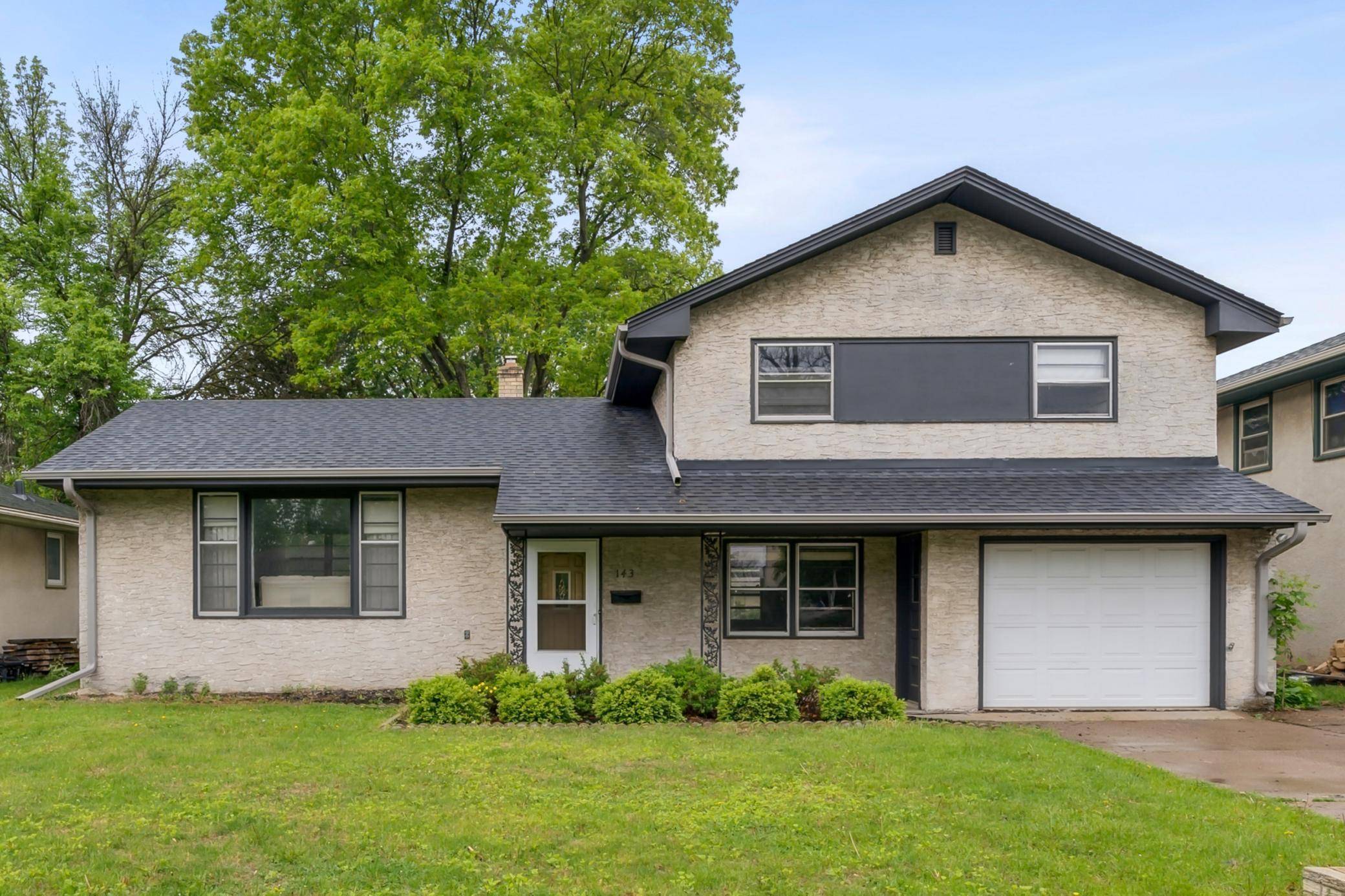 South Saint Paul, MN 55075,143 19th AVE N