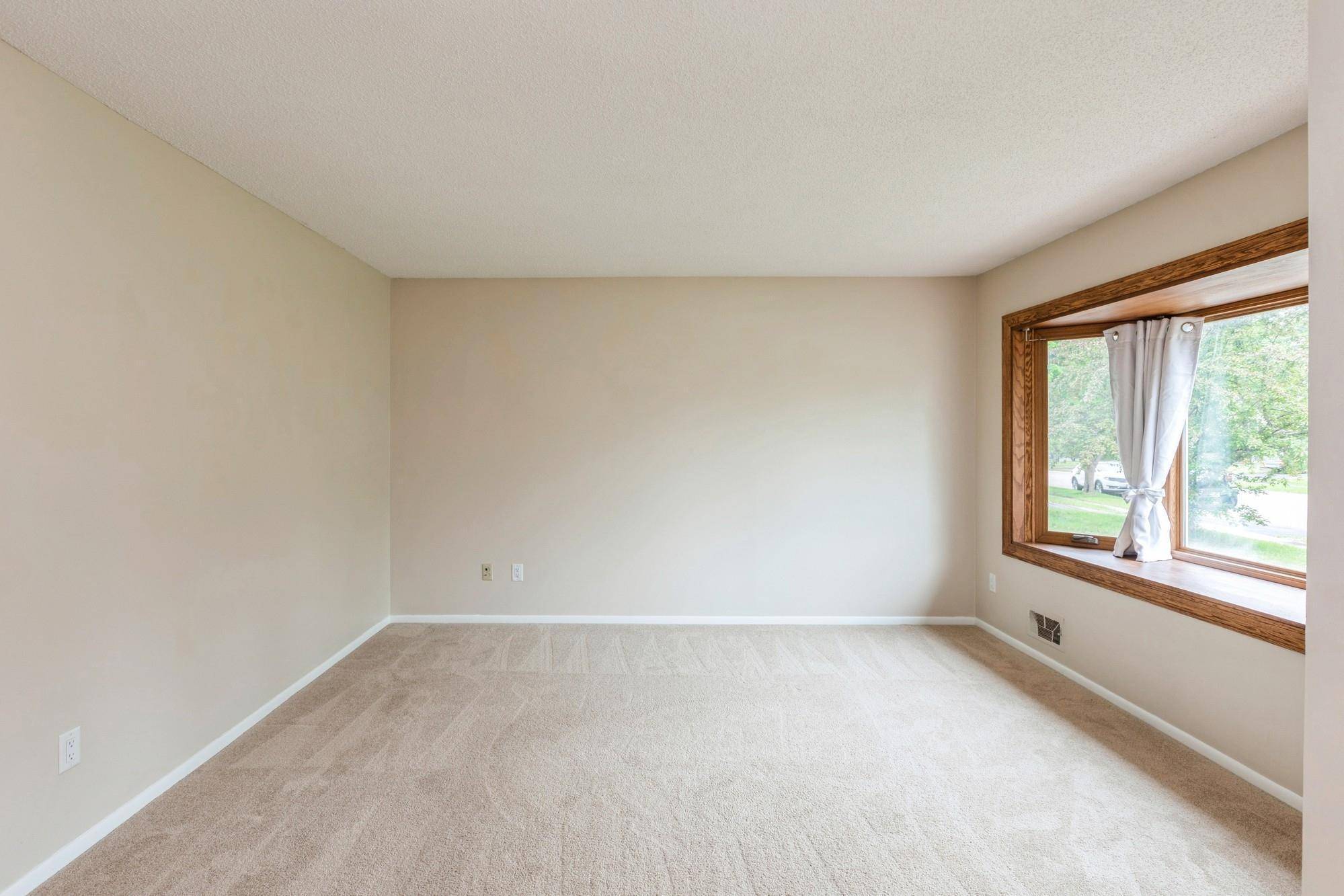 Apple Valley, MN 55124,15371 Drexel WAY