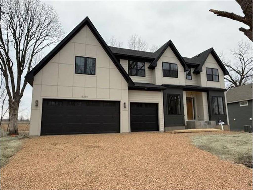 Chanhassen, MN 55317,9399 Eagle Ridge WAY