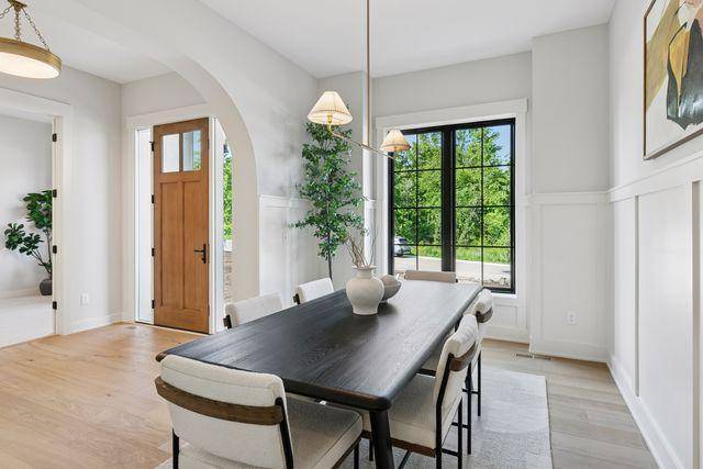 Chanhassen, MN 55317,9399 Eagle Ridge WAY