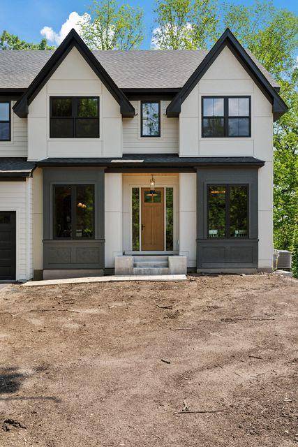 Chanhassen, MN 55317,9399 Eagle Ridge WAY