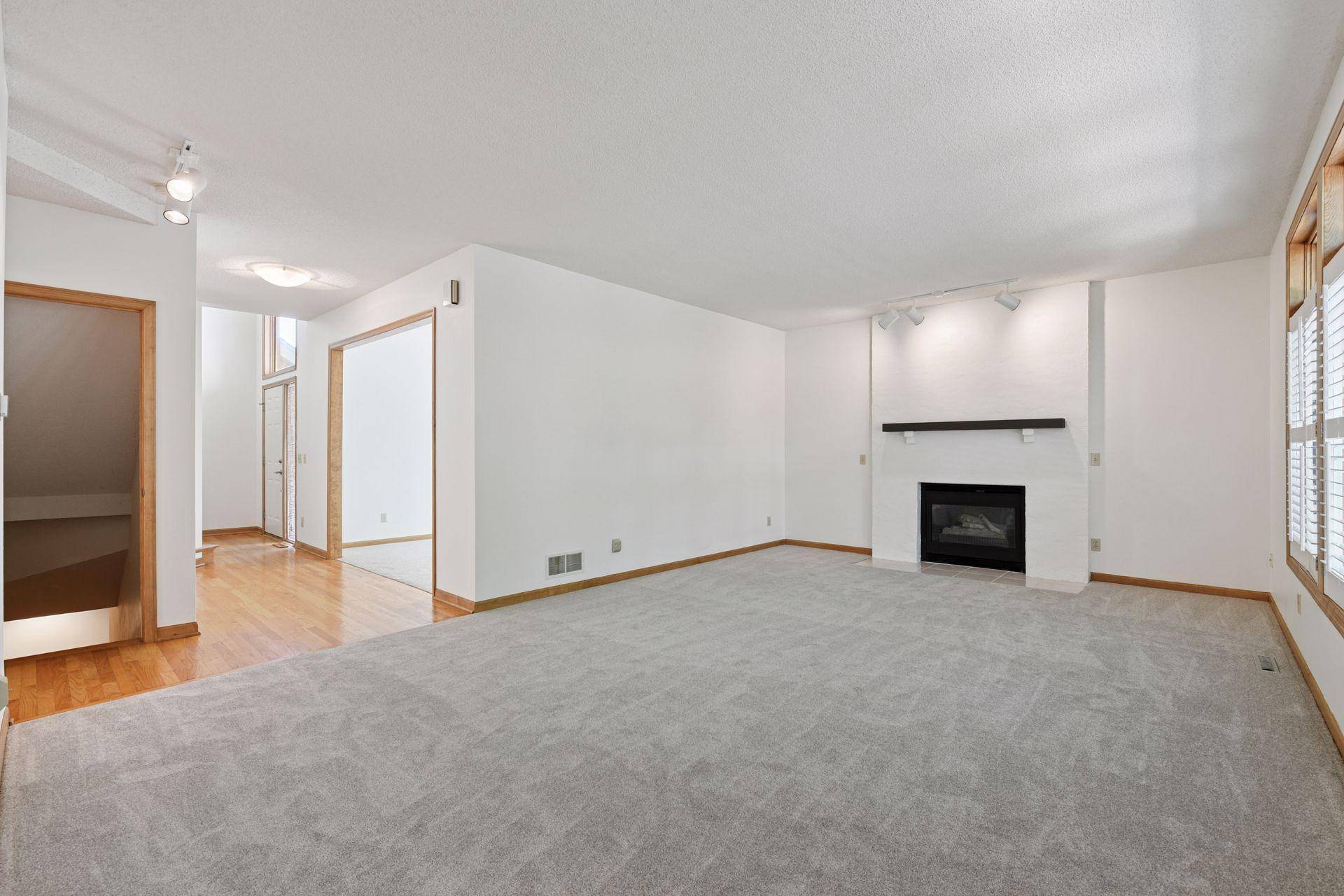 Edina, MN 55439,6449 Mccauley TER