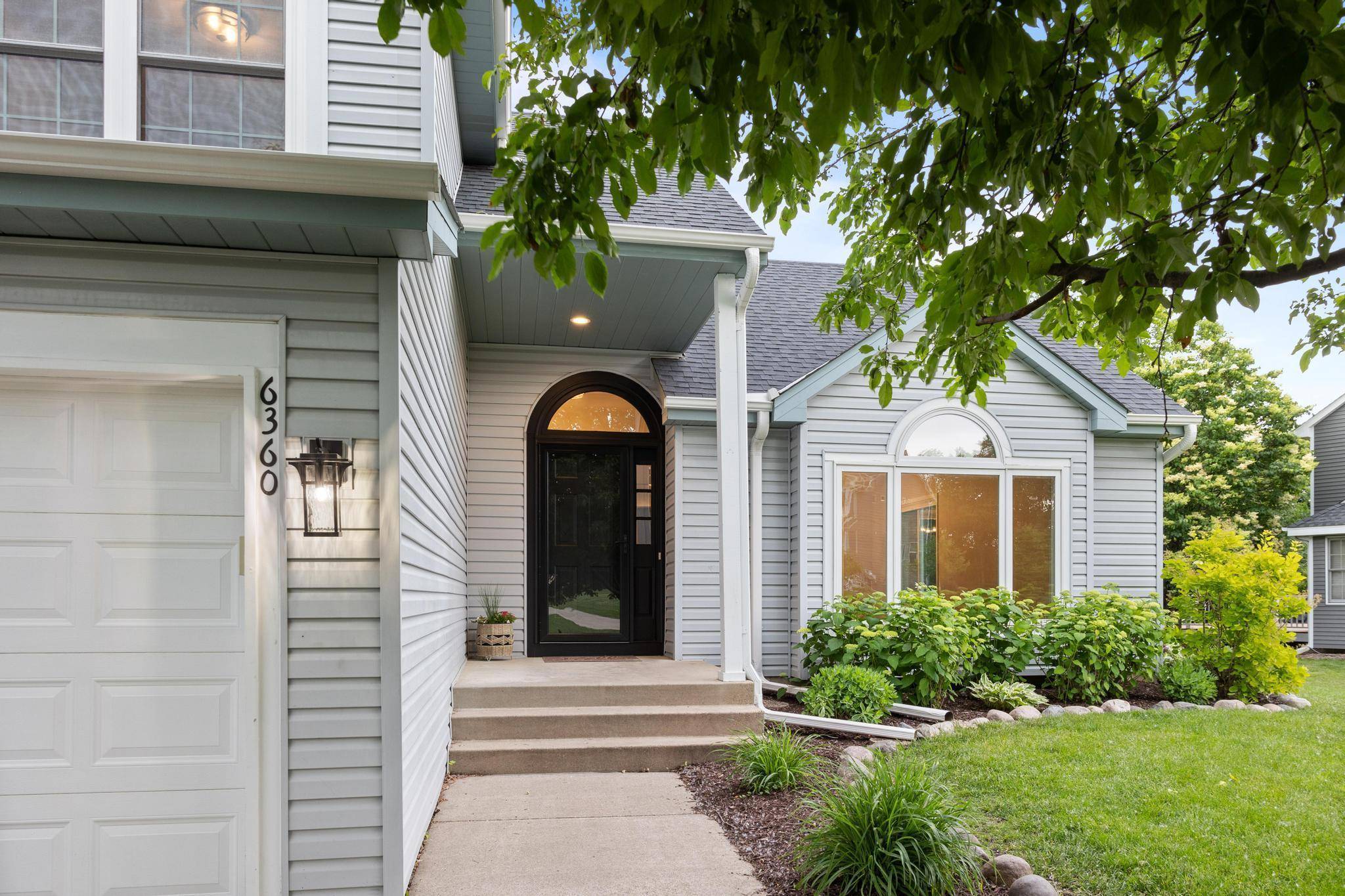 Chanhassen, MN 55317,6360 Teton LN