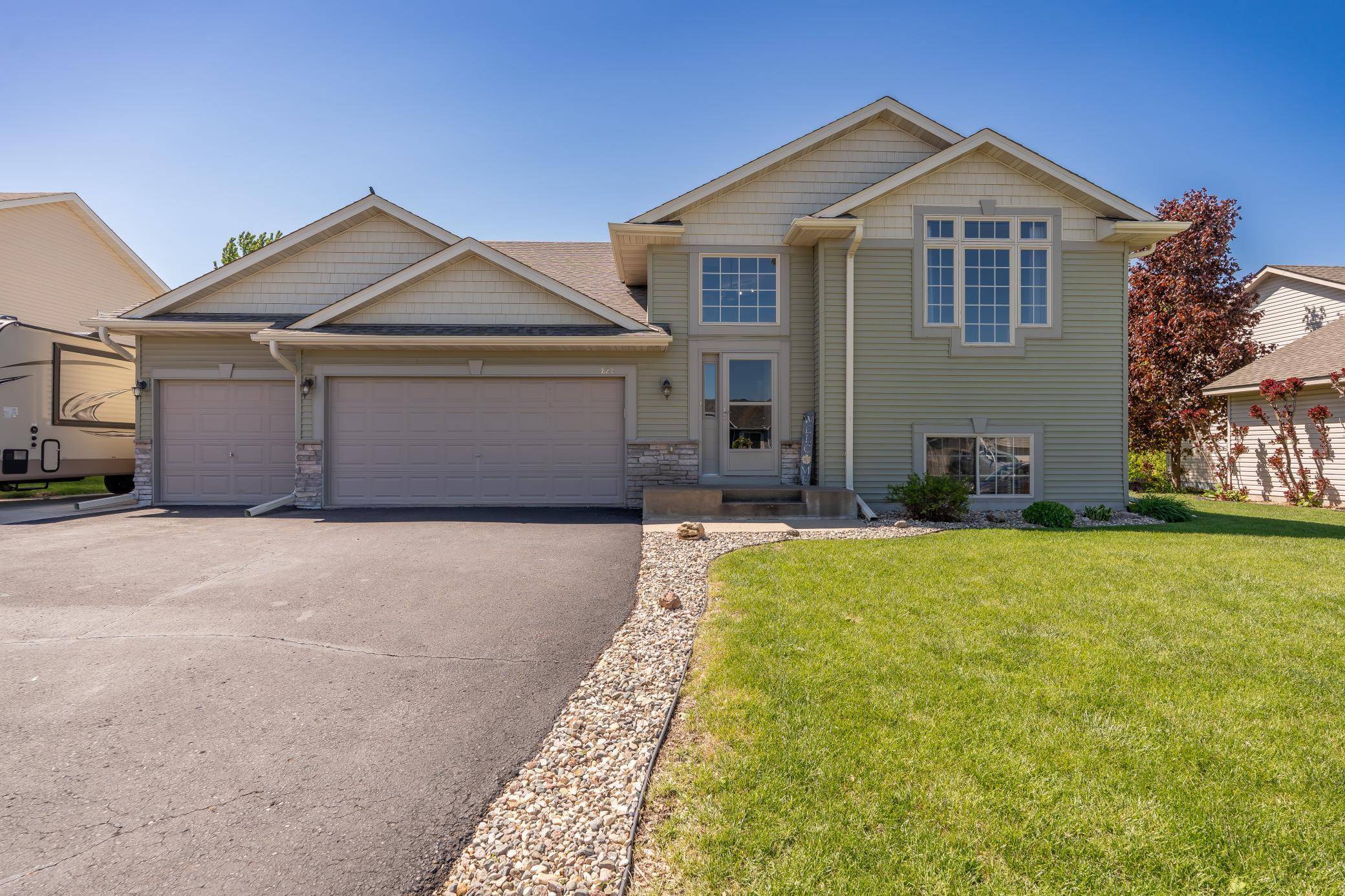 Montrose, MN 55363,822 Emerson AVE N