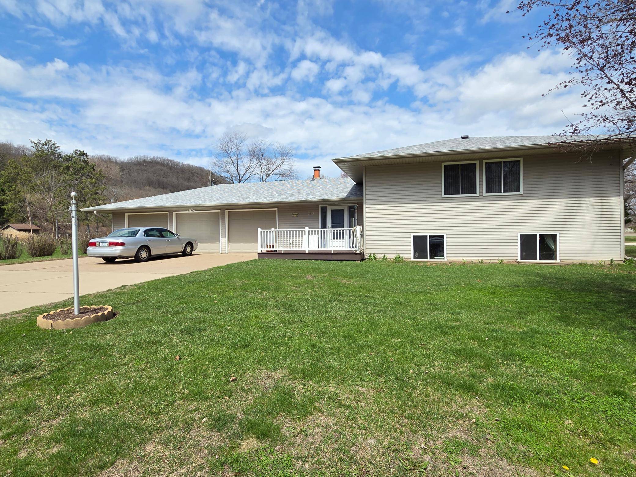 Goodview, MN 55959,313 Saehler DR