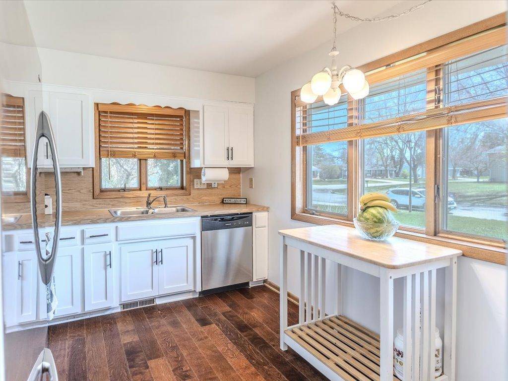 Carver, MN 55315,425 Diedrich DR