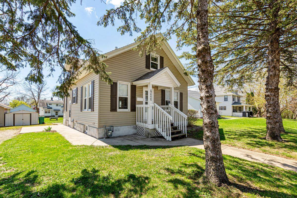 Owatonna, MN 55060,243 Northview ST