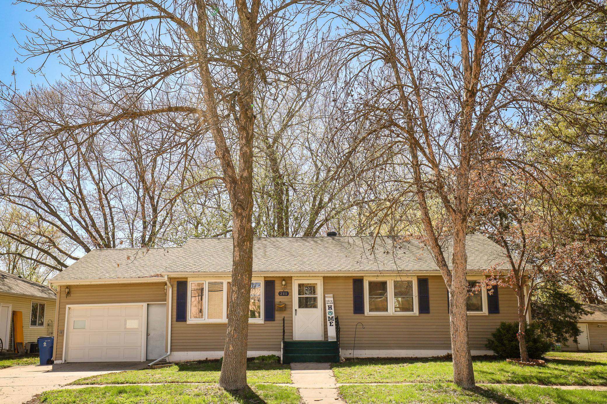 Chaska, MN 55318,211 Beech ST