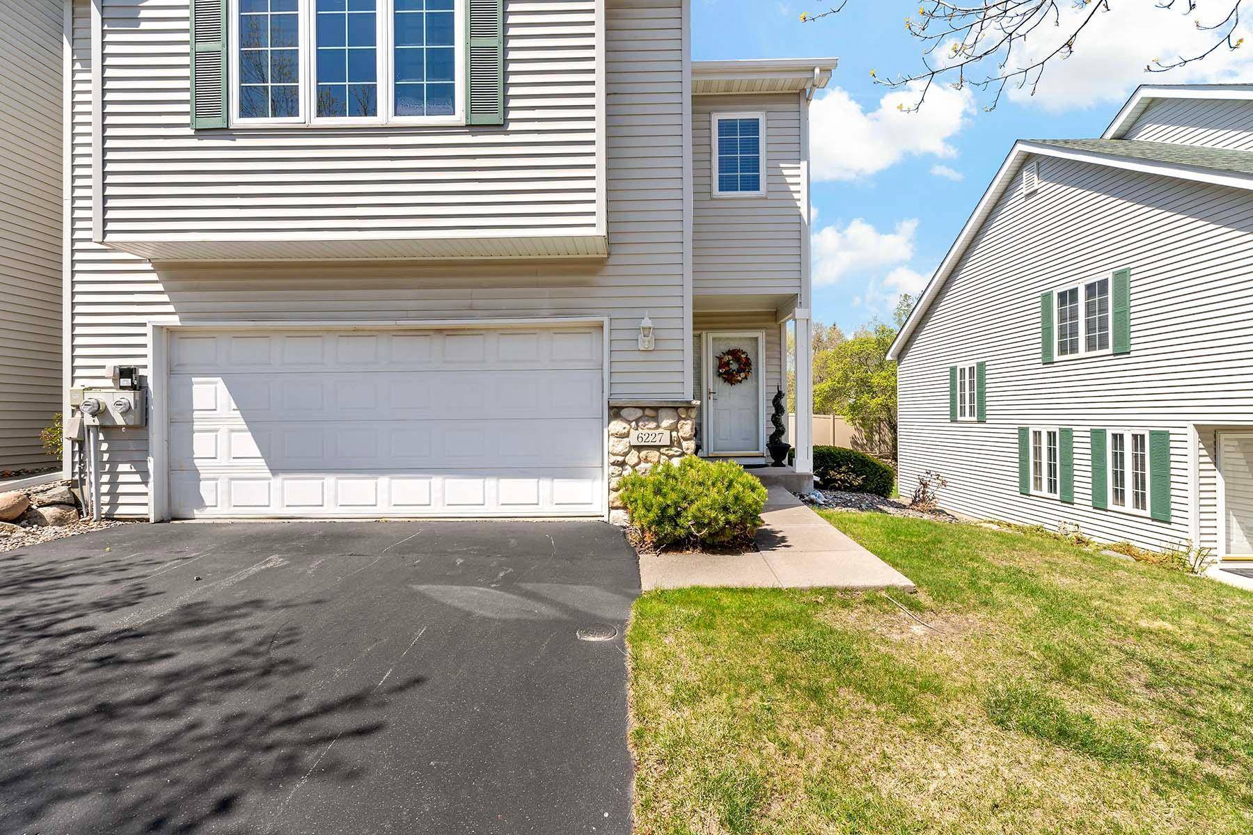 Maple Grove, MN 55311,6227 Upland LN N