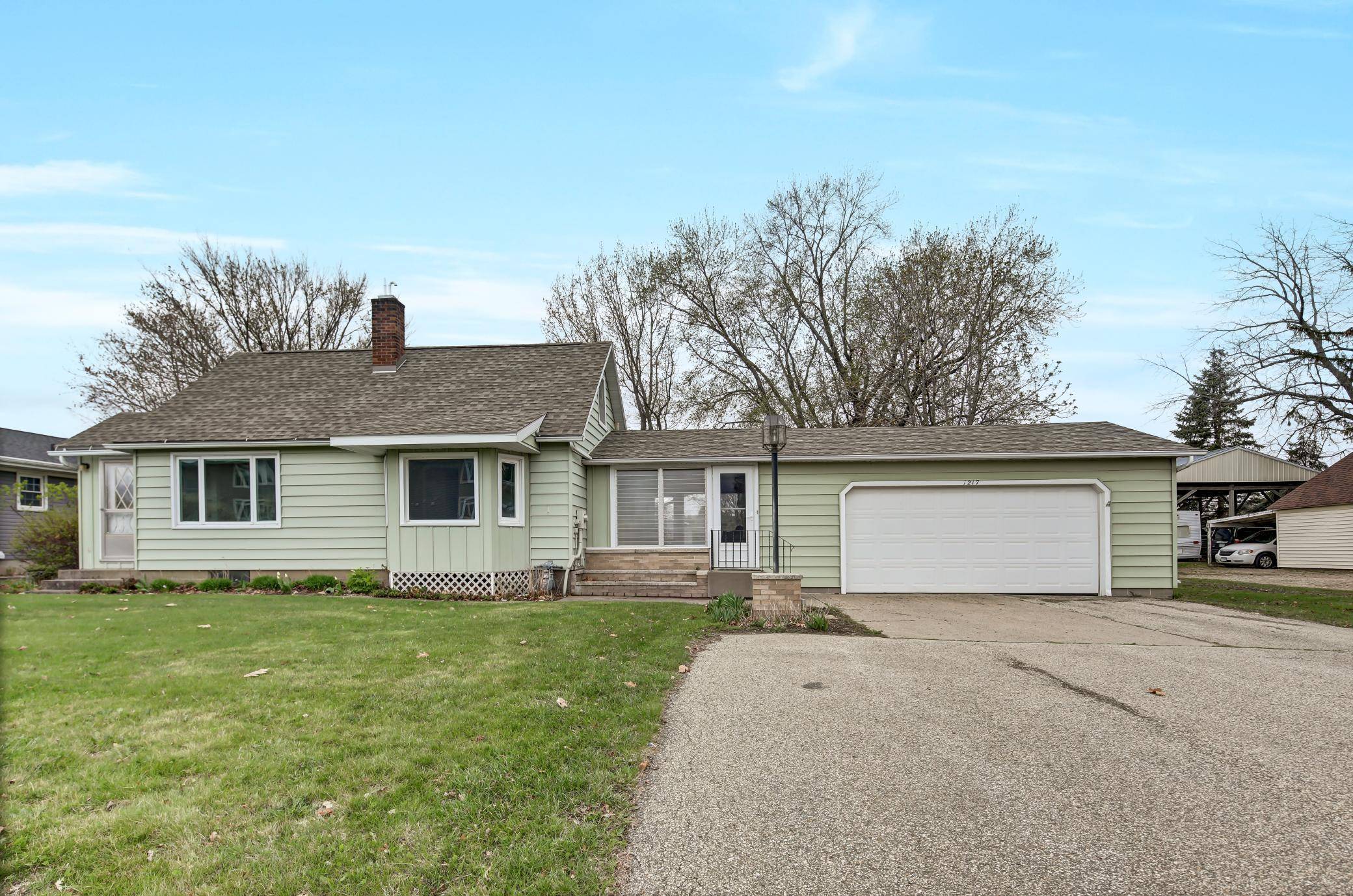 Lake City, MN 55041,1217 N High ST