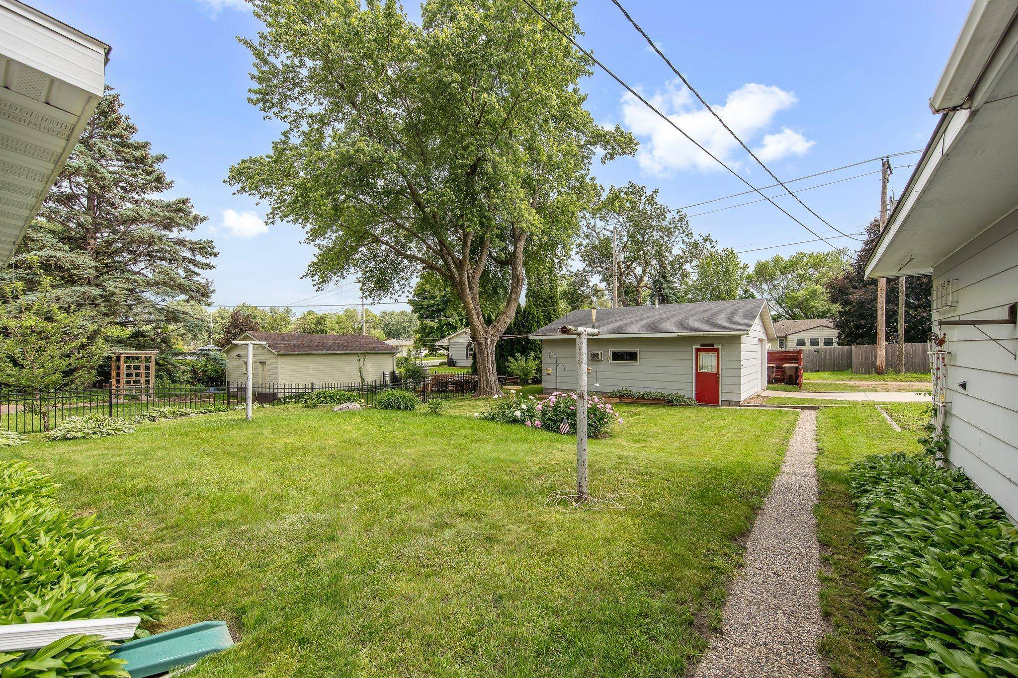 Waconia, MN 55387,517 W 2nd ST