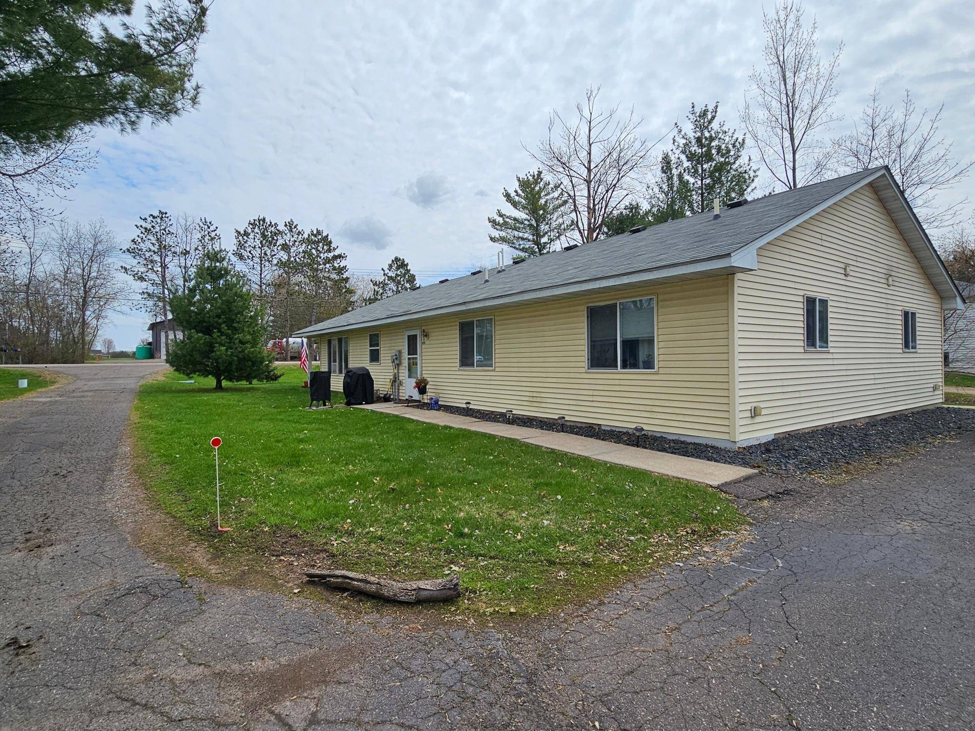 Mora, MN 55051,409 Walnut ST S