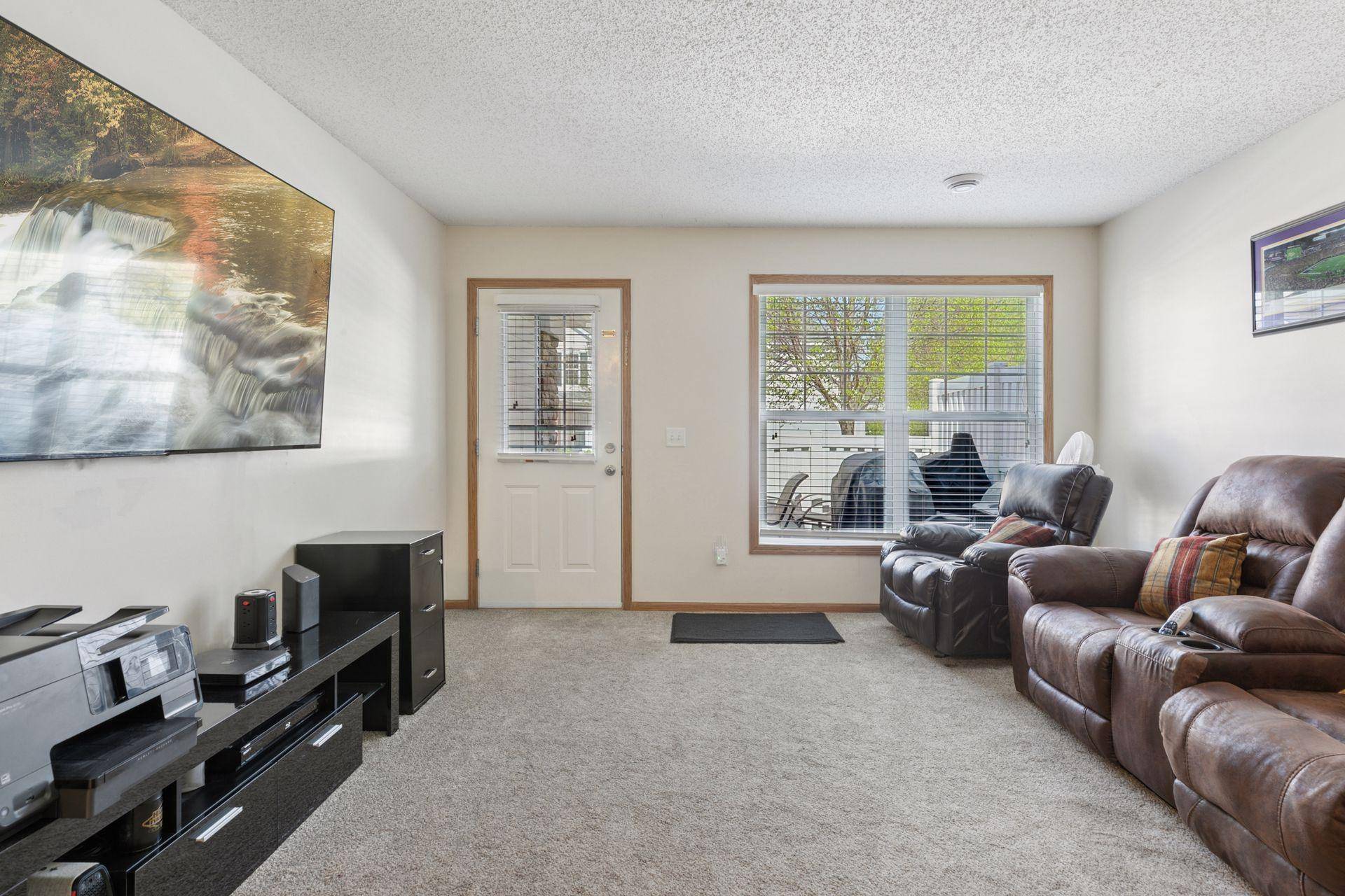 Hugo, MN 55038,5085 149th ST N ##3