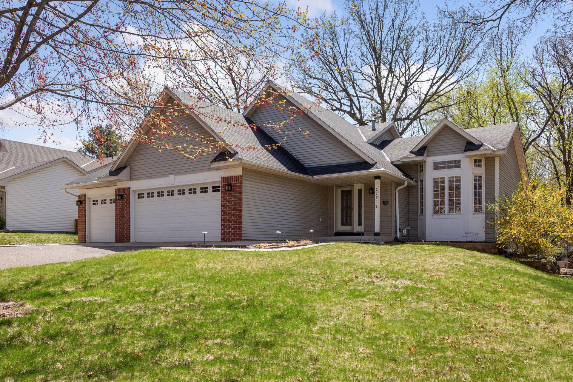 Saint Paul, MN 55119,2198 Dahl AVE E