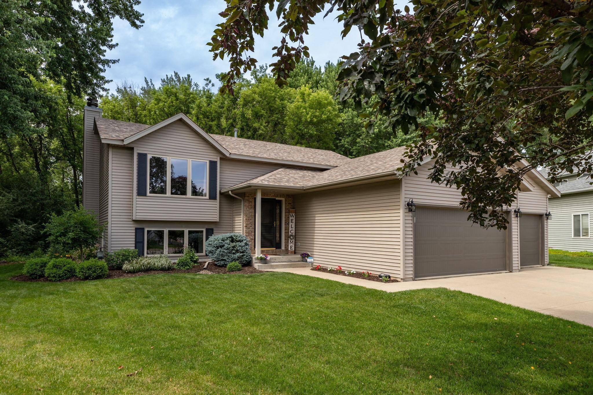 Rochester, MN 55901,5949 Redbud LN NW