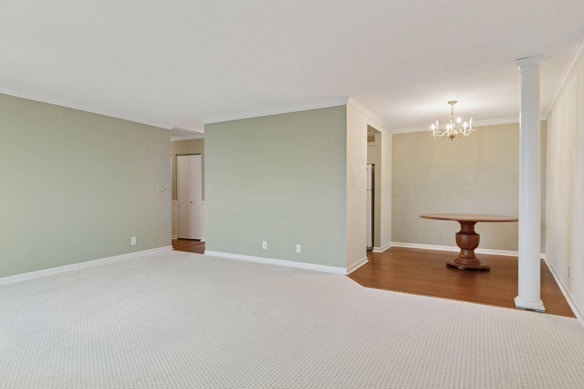 Saint Paul, MN 55105,1181 Edgcumbe RD #1112