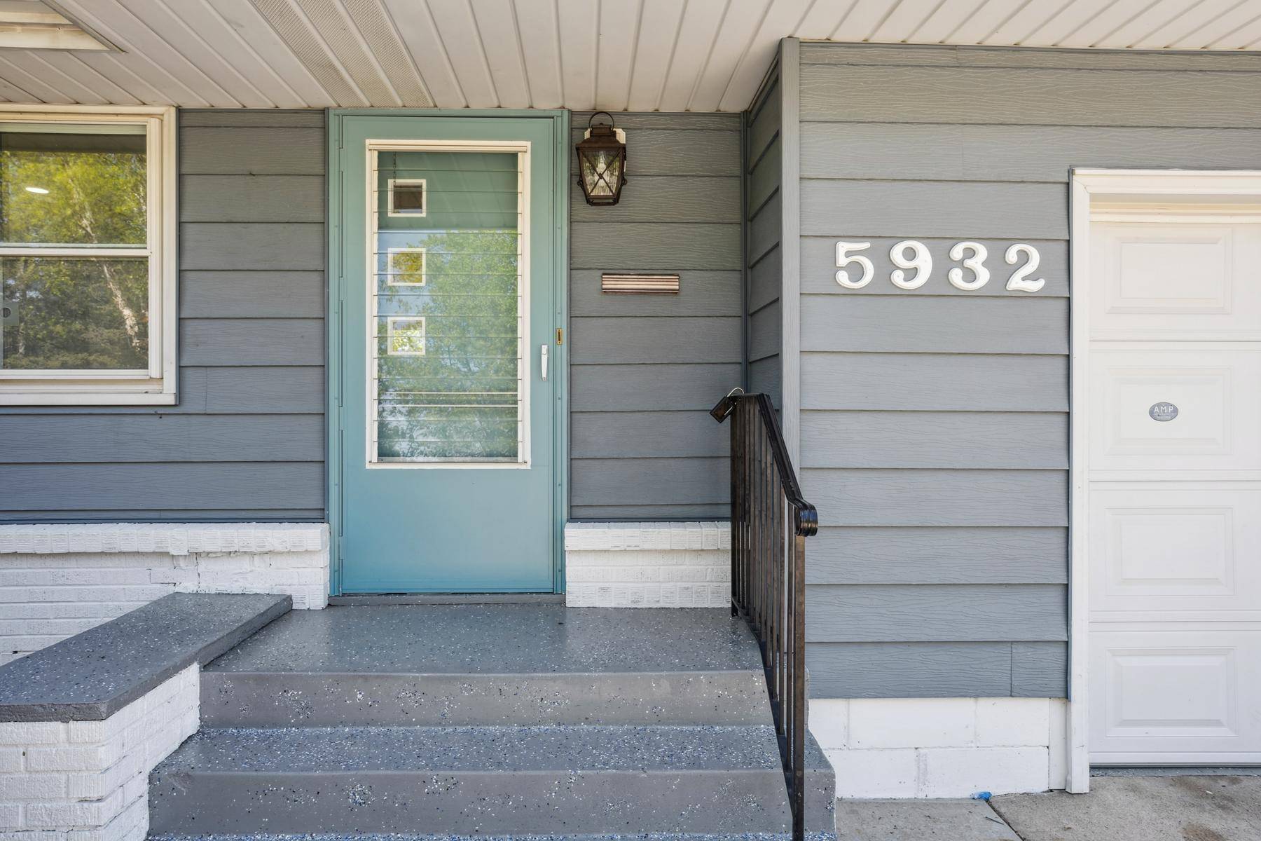 Brooklyn Center, MN 55429,5932 Admiral LN N