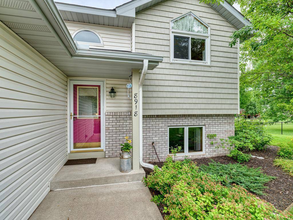 Brooklyn Park, MN 55443,8918 Prestwick Pkwy N