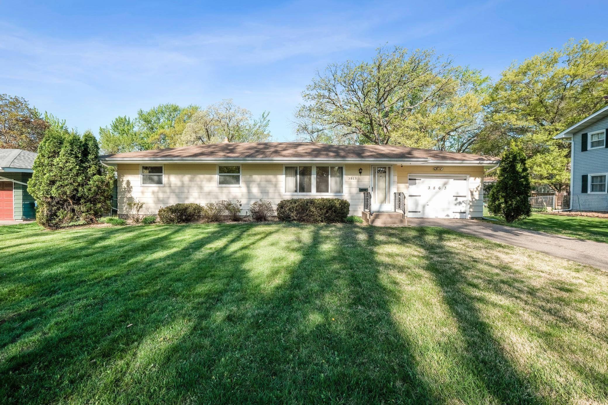 White Bear Lake, MN 55110,3863 E County Line RD N