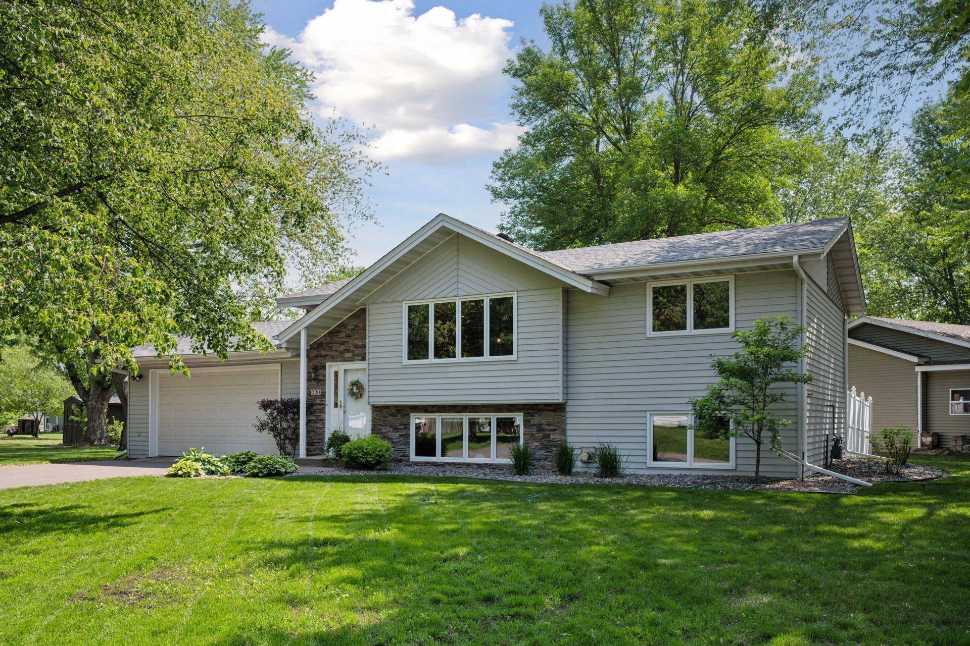 Foley, MN 56329,220 Willow LN