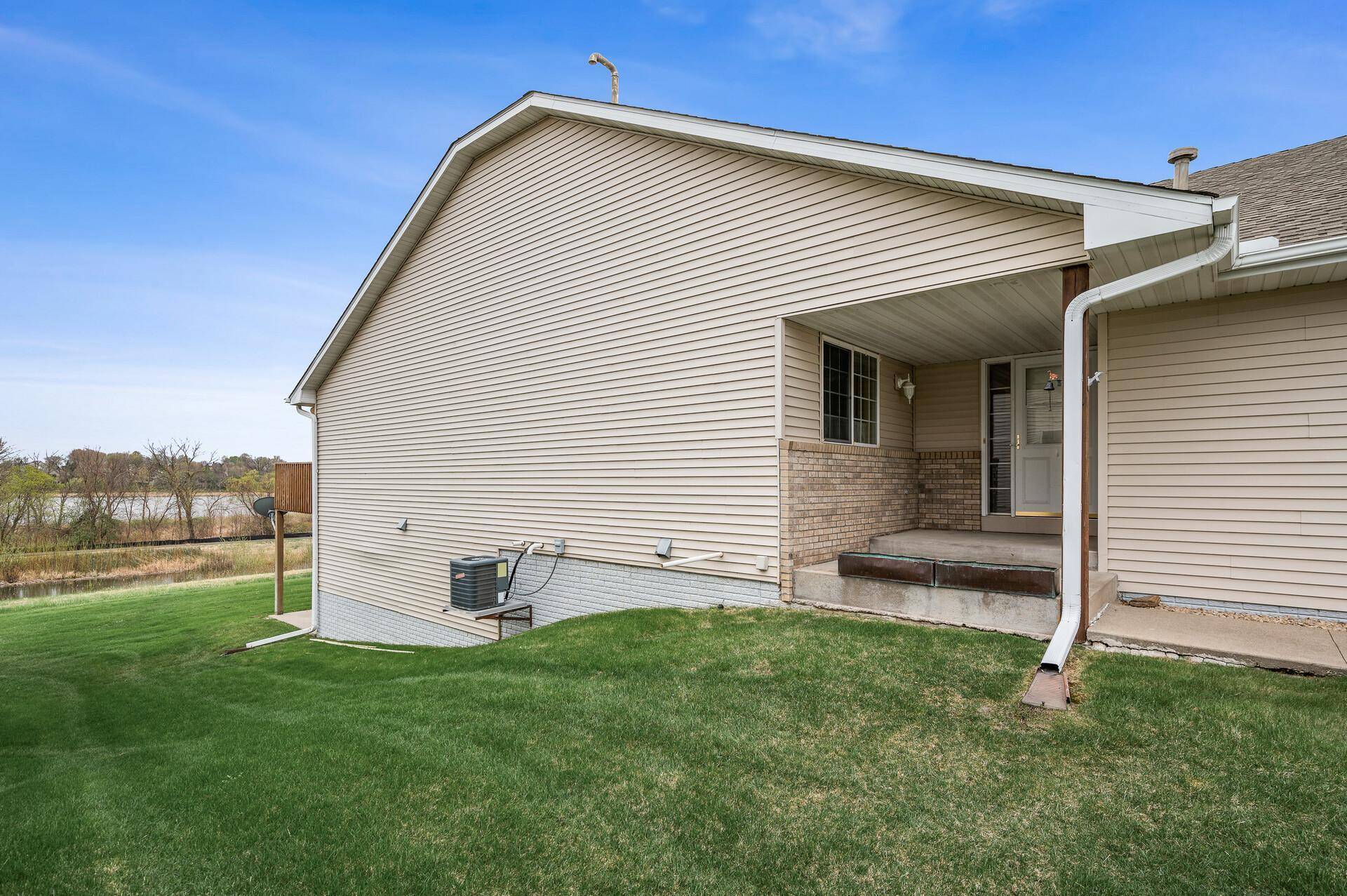 Waconia, MN 55387,1801 Lakeridge WAY