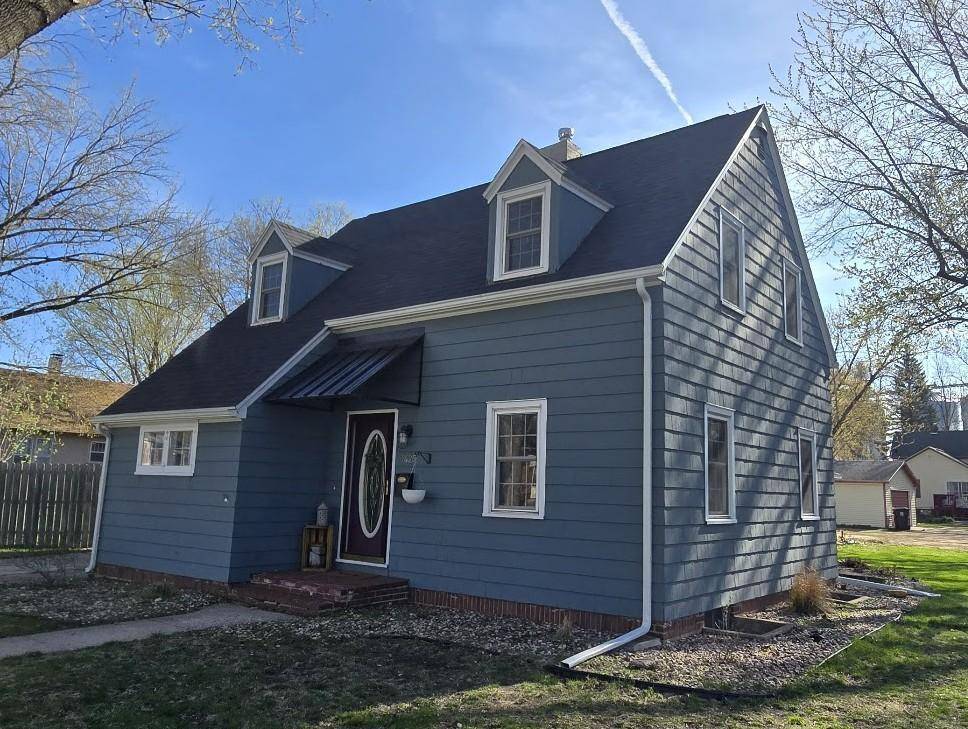 Windom, MN 56101,1425 3rd AVE