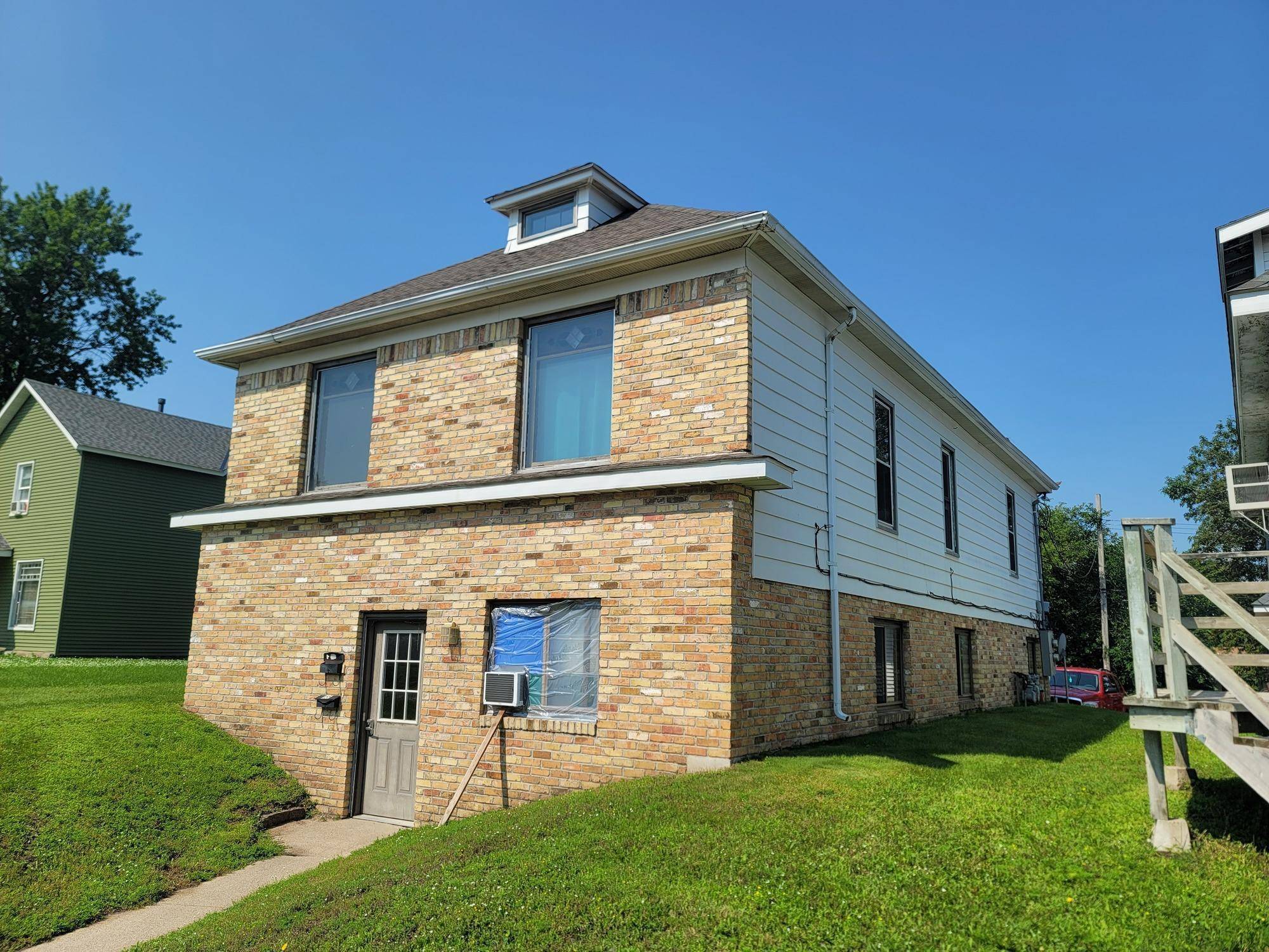 Waite Park, MN 56387,153 10th AVE N
