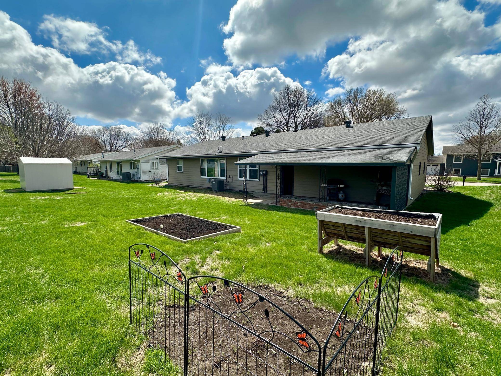 Luverne, MN 56156,309 E Fairway DR