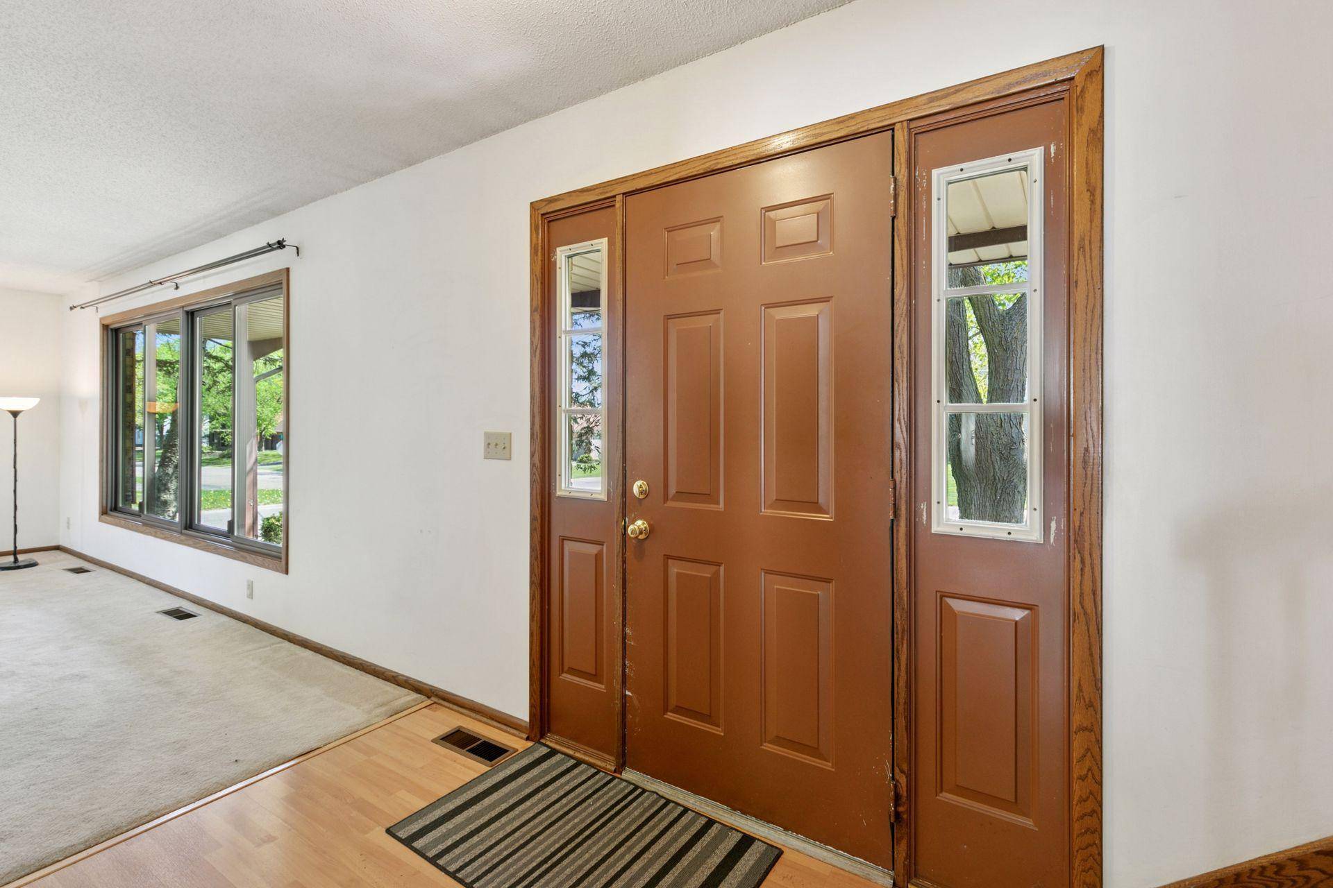 Woodbury, MN 55125,3262 Churchill DR