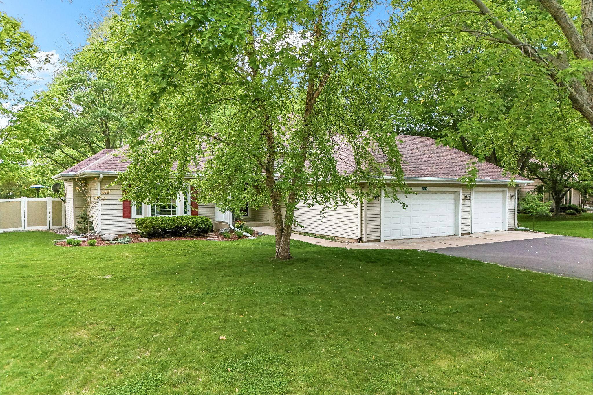 Plymouth, MN 55441,205 Forestview LN N