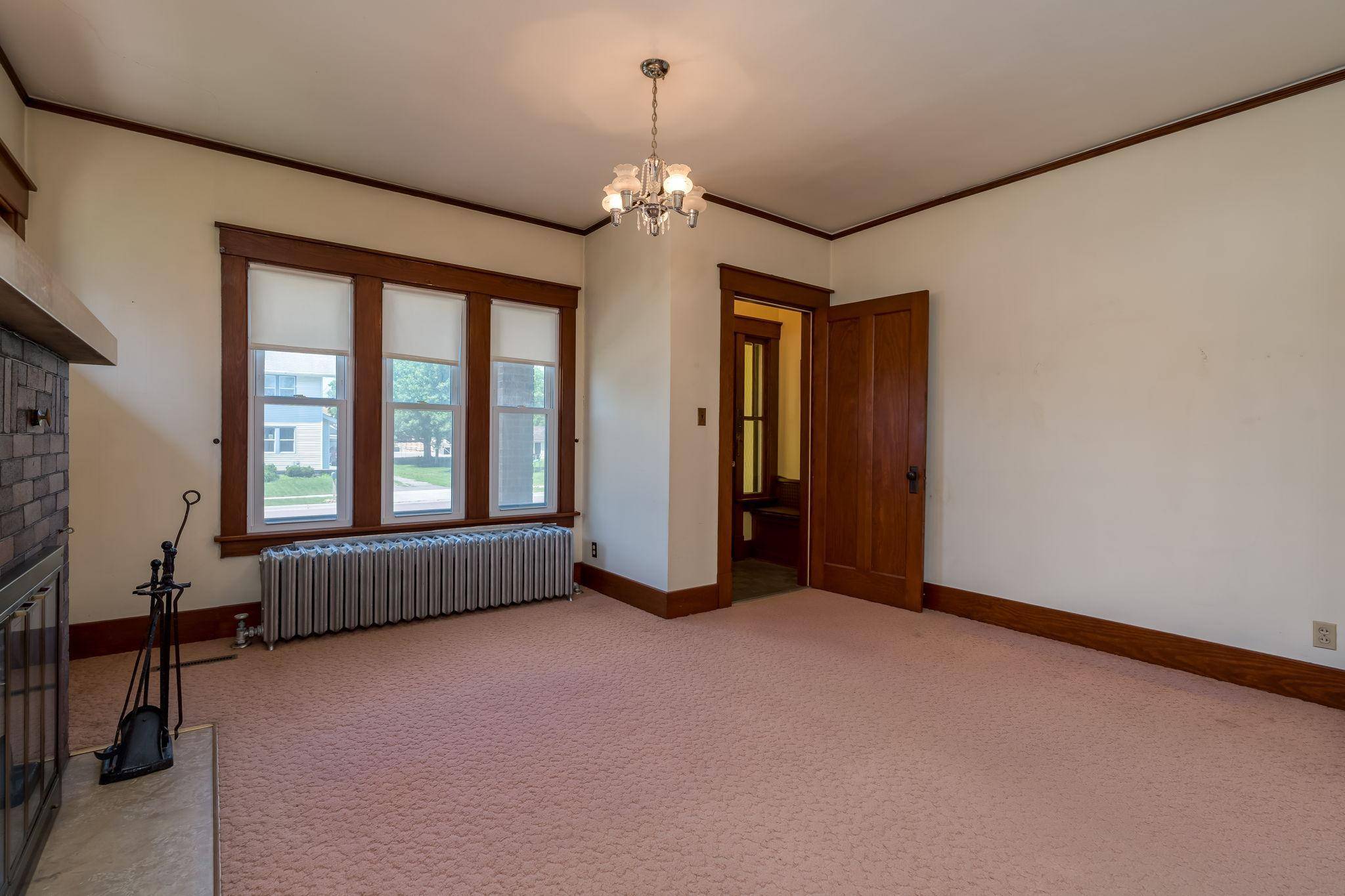 Le Center, MN 56057,165 N Park AVE