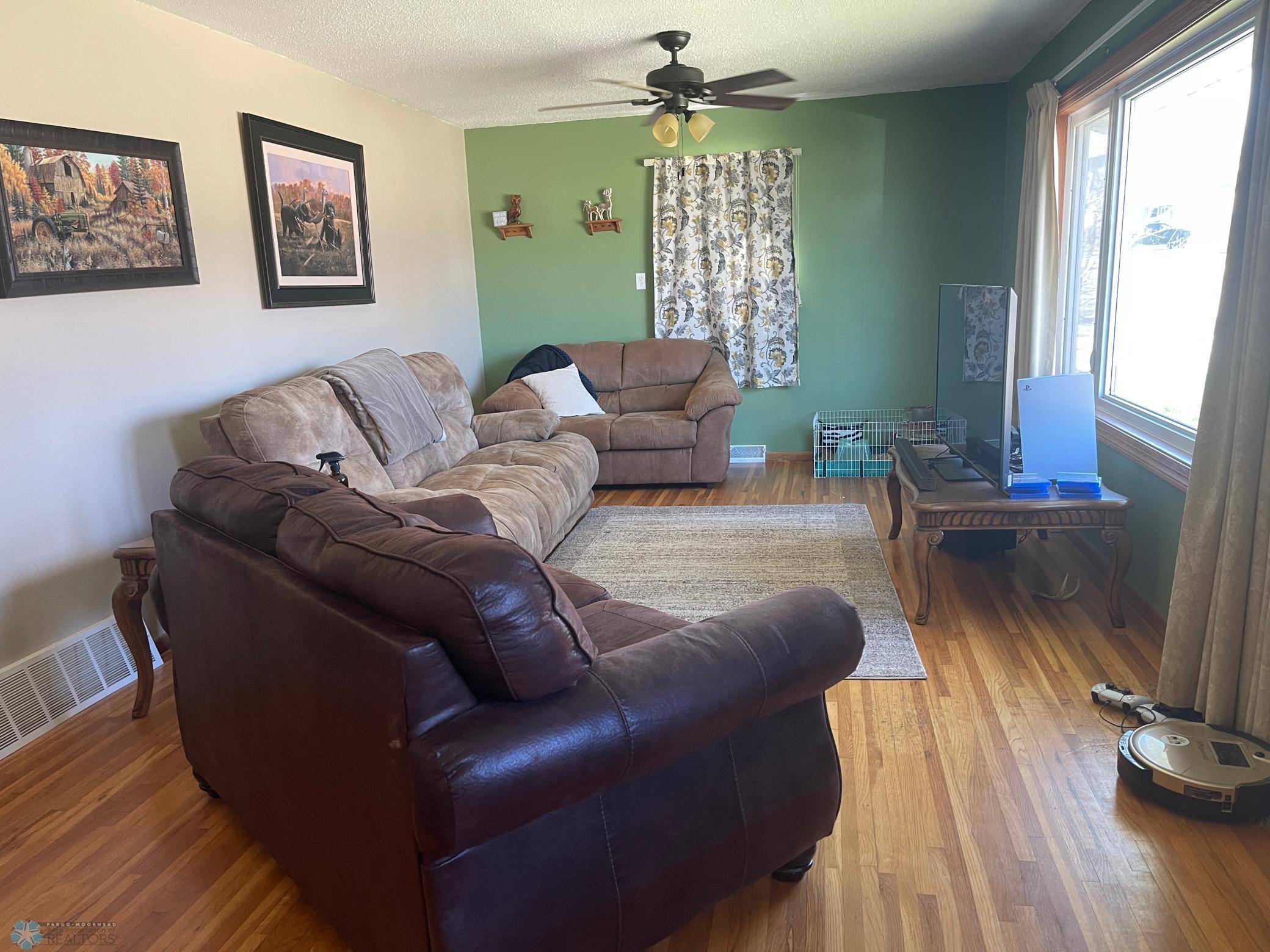 Lisbon, ND 58054,209 11th AVE W