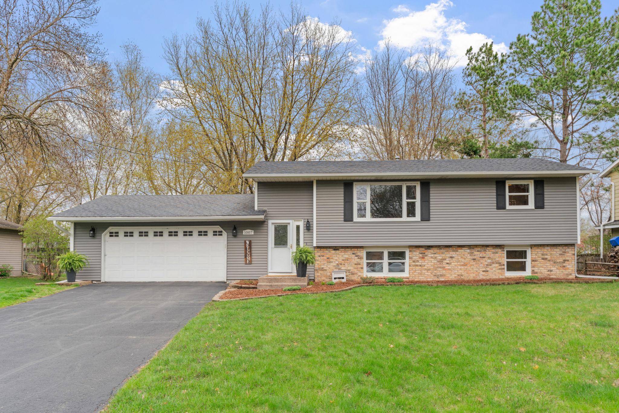 Forest Lake, MN 55025,1007 15th ST SE