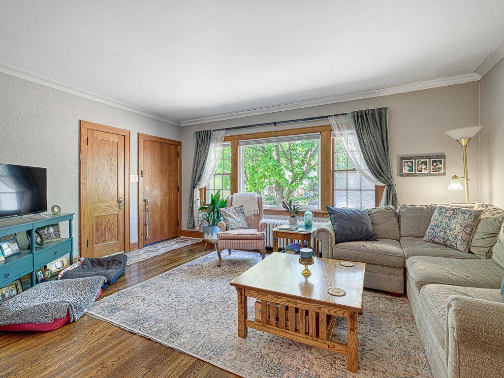 Saint Paul, MN 55105,2100 Saint Clair AVE