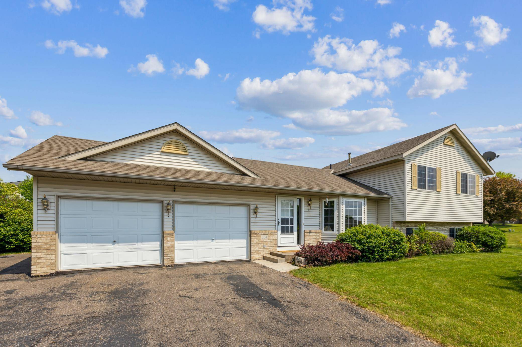 Saint Michael, MN 55376,304 Maple Knoll WAY NW