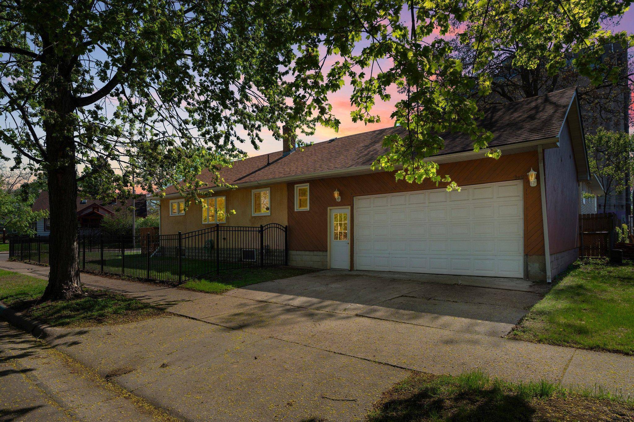 Minneapolis, MN 55406,3412 E 41st ST