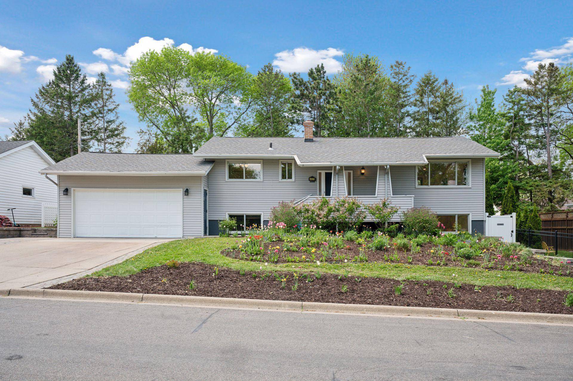 Roseville, MN 55113,2837 Lakeview AVE