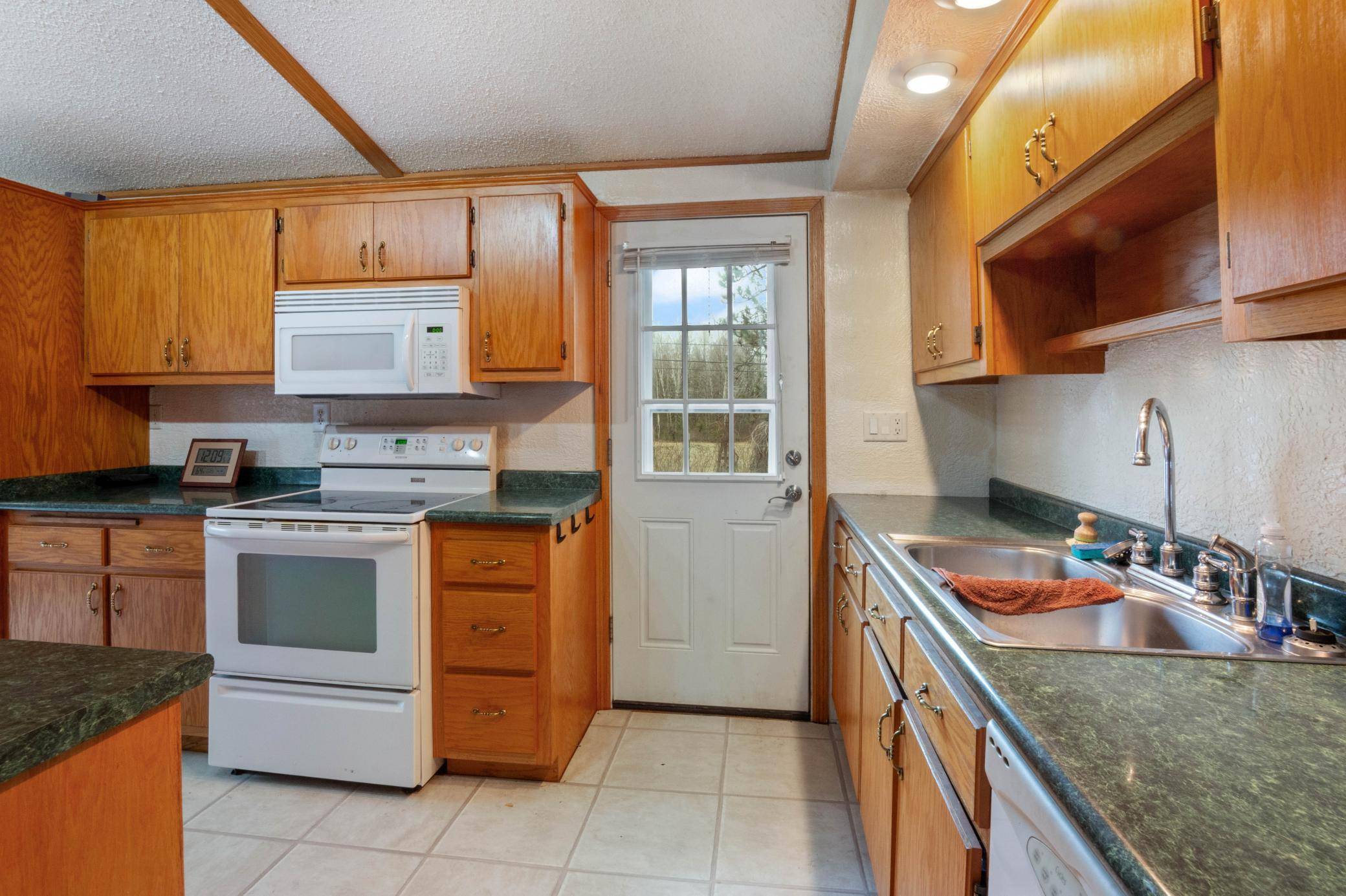 Hoyt Lakes, MN 55750,432 Coventry RD