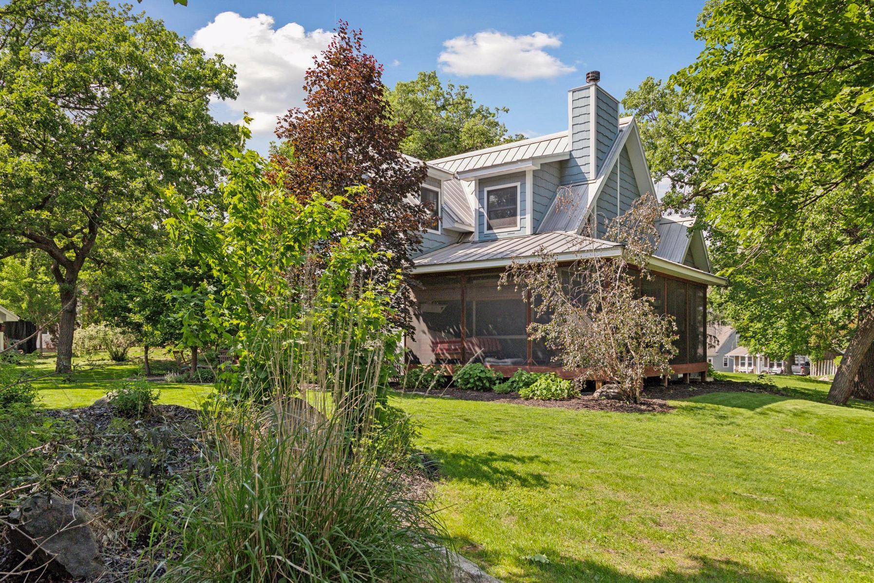 Wayzata, MN 55391,16710 Edgewood AVE
