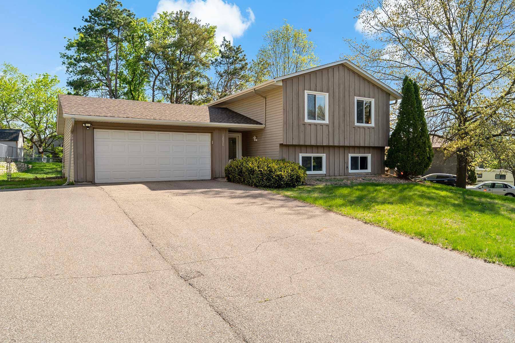 Eden Prairie, MN 55347,12024 Chesholm LN