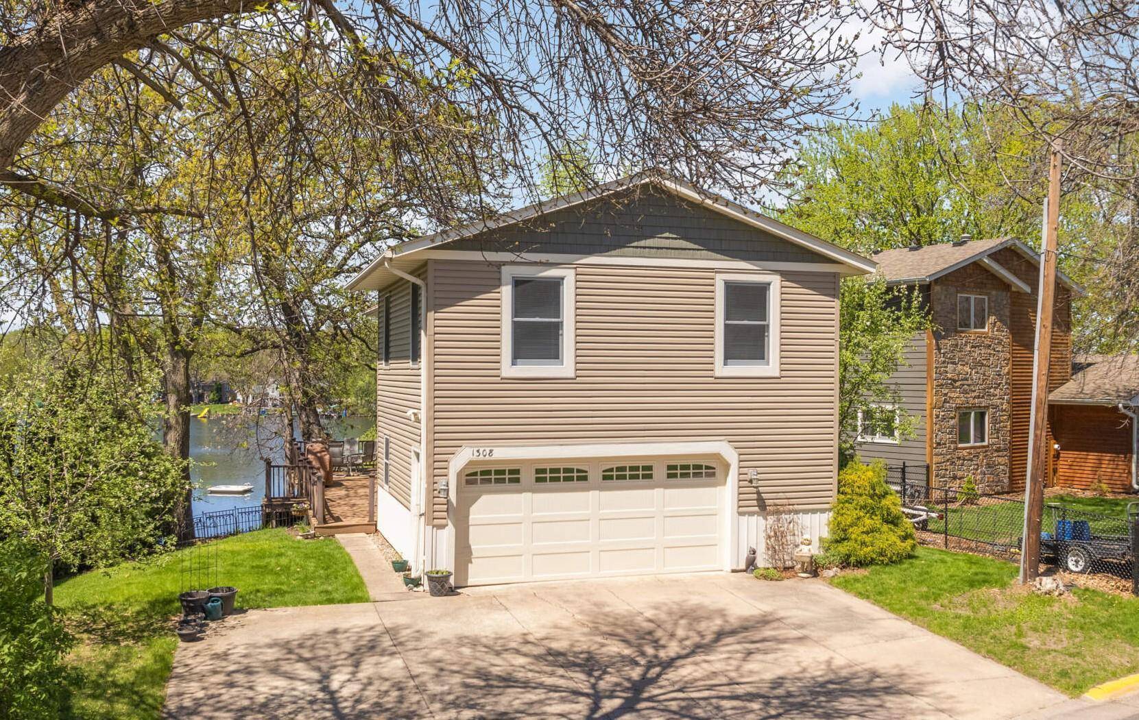 Forest Lake, MN 55025,1308 Bay DR SE
