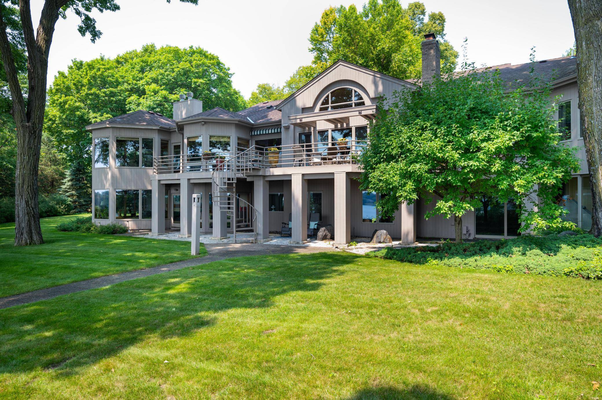 Eden Prairie, MN 55347,9002 Riley Lake RD
