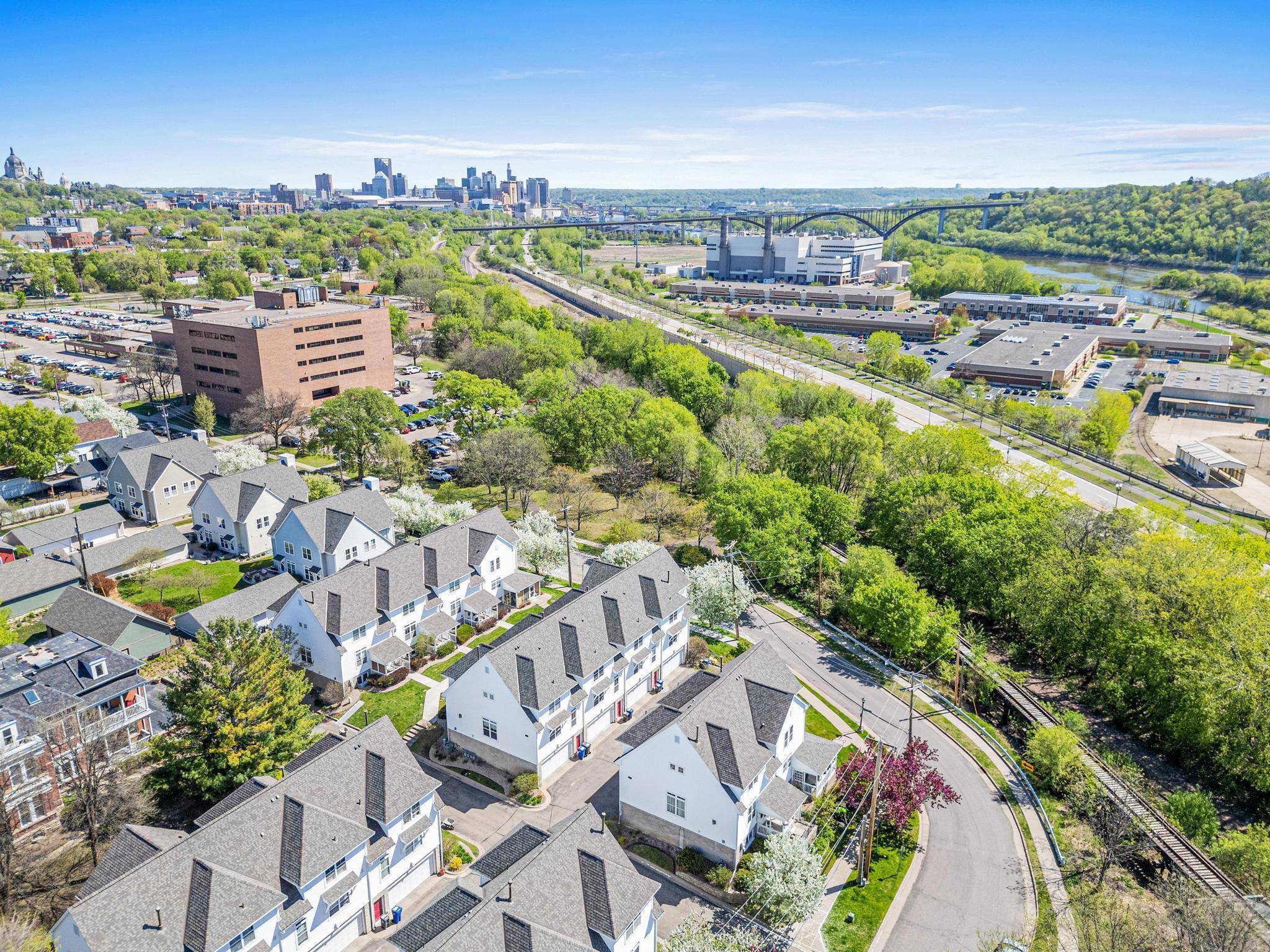 Saint Paul, MN 55102,407 Colborne ST